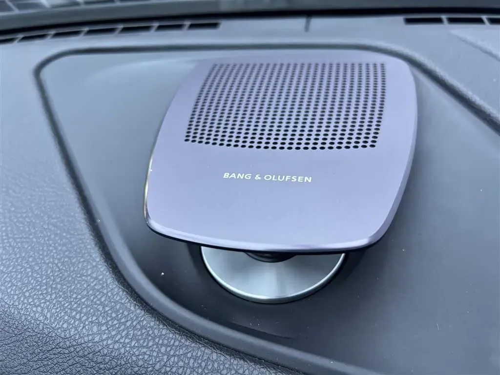 2015 BMW M6 4.4T 560HP V8 7DCT,autocango,china used car exporter,china ev exporter,chinese used car exporter,chinese used ev exporter