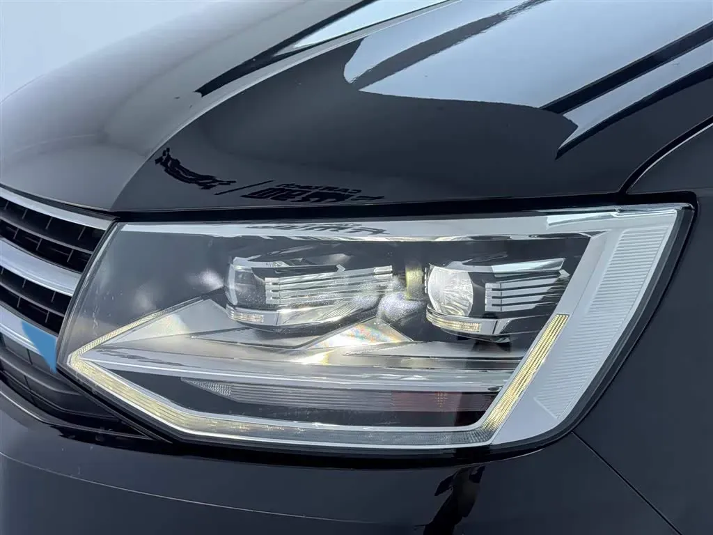 2018 Volkswagen Caravelle 2.0T 204HP L4 7DCT,autocango,china used car exporter,china ev exporter,chinese used car exporter,chinese used ev exporter