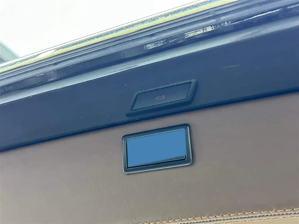 2018 Volkswagen Caravelle 2.0T 204HP L4 7DCT,autocango,china used car exporter,china ev exporter,chinese used car exporter,chinese used ev exporter