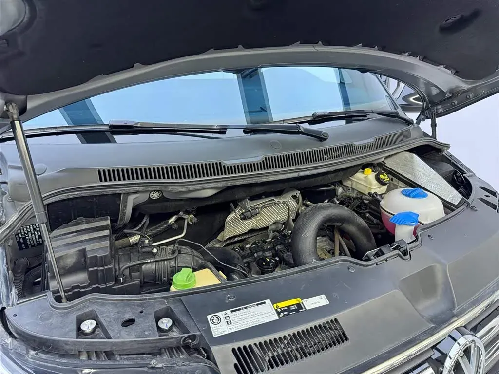 2018 Volkswagen Caravelle 2.0T 204HP L4 7DCT,autocango,china used car exporter,china ev exporter,chinese used car exporter,chinese used ev exporter