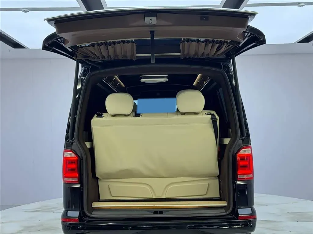 2018 Volkswagen Caravelle 2.0T 204HP L4 7DCT,autocango,china used car exporter,china ev exporter,chinese used car exporter,chinese used ev exporter