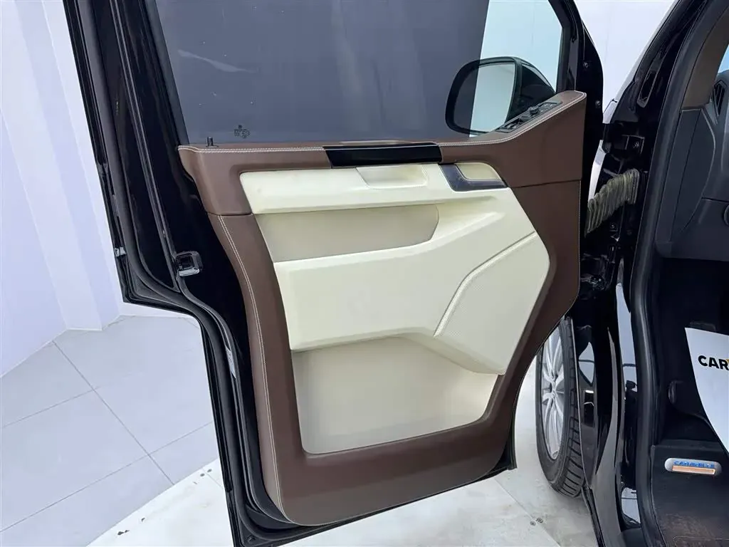 2018 Volkswagen Caravelle 2.0T 204HP L4 7DCT,autocango,china used car exporter,china ev exporter,chinese used car exporter,chinese used ev exporter