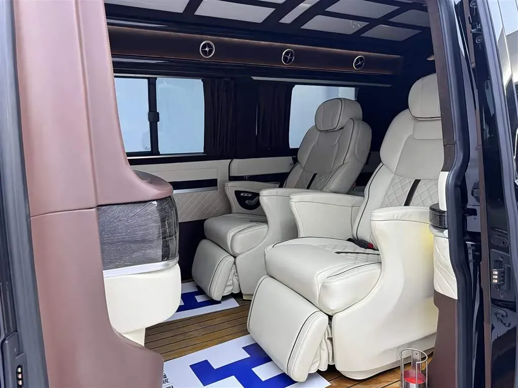2018 Volkswagen Caravelle 2.0T 204HP L4 7DCT,autocango,china used car exporter,china ev exporter,chinese used car exporter,chinese used ev exporter