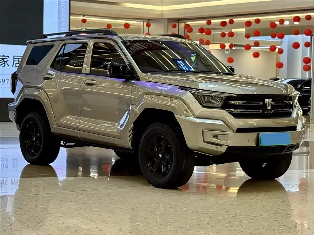 2024 Tank 400 2.0T 252HP L4 9AT PHEV 36.7/37.1KWH,autocango,china used car exporter,china ev exporter,chinese used car exporter,chinese used ev exporter