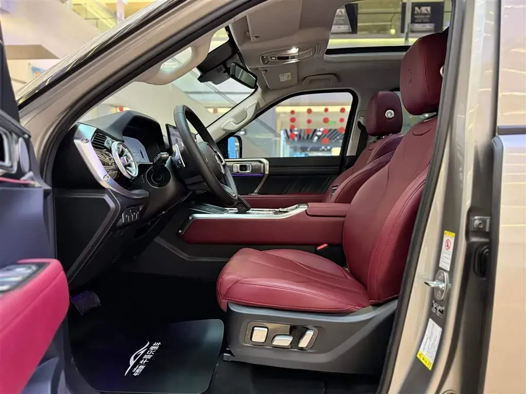 2024 Tank 400 2.0T 252HP L4 9AT PHEV 36.7/37.1KWH,autocango,china used car exporter,china ev exporter,chinese used car exporter,chinese used ev exporter