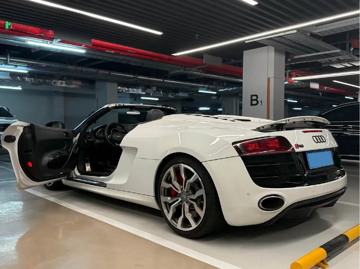 2011 Audi R8 5.2L 525HP V10 6AMT,autocango,china used car exporter,china ev exporter,chinese used car exporter,chinese used ev exporter