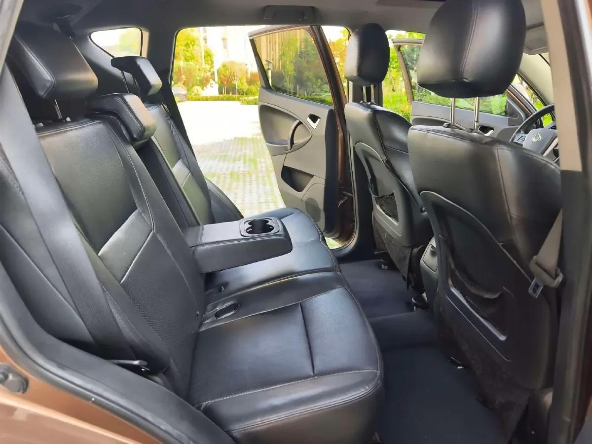 2013 Geely GX7 2.4L 162HP L4 6AT,autocango,china used car exporter,china ev exporter,chinese used car exporter,chinese used ev exporter