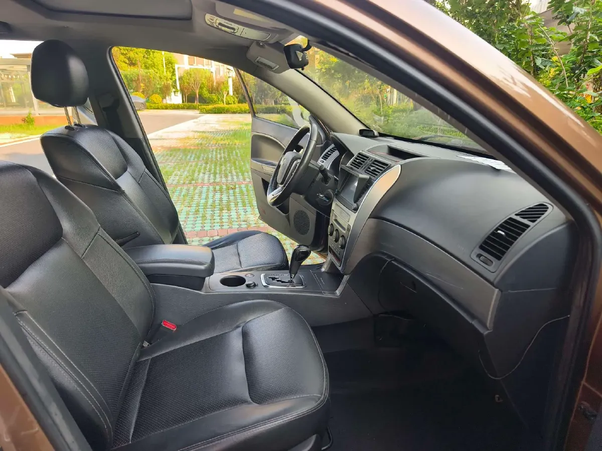 2013 Geely GX7 2.4L 162HP L4 6AT,autocango,china used car exporter,china ev exporter,chinese used car exporter,chinese used ev exporter