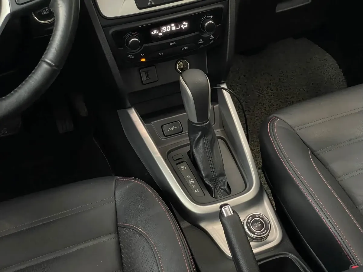 2016 Suzuki Vitara 1.4T 140HP L4 6AT,autocango,china used car exporter,china ev exporter,chinese used car exporter,chinese used ev exporter