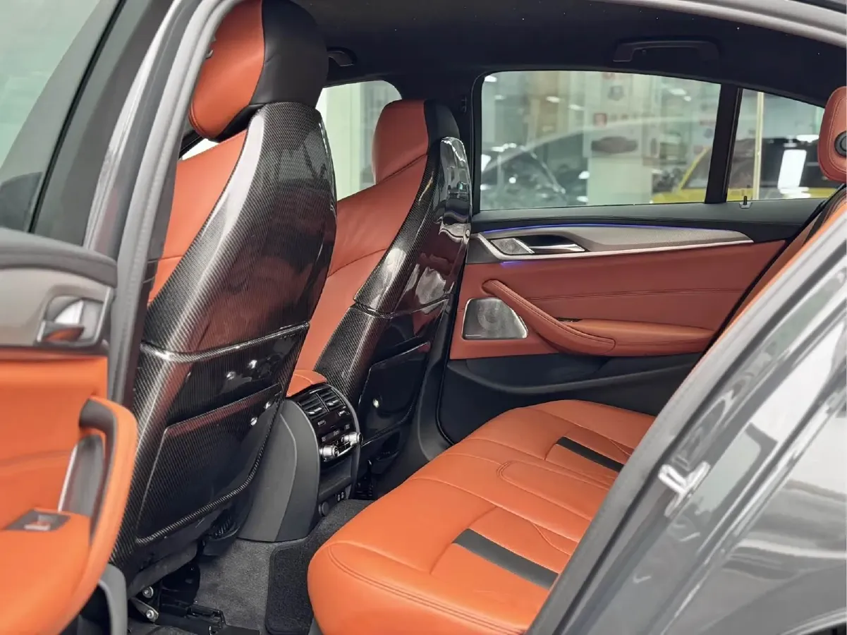 2021 BMW M5 4.4T 600HP V8 8AT,autocango,china used car exporter,china ev exporter,chinese used car exporter,chinese used ev exporter