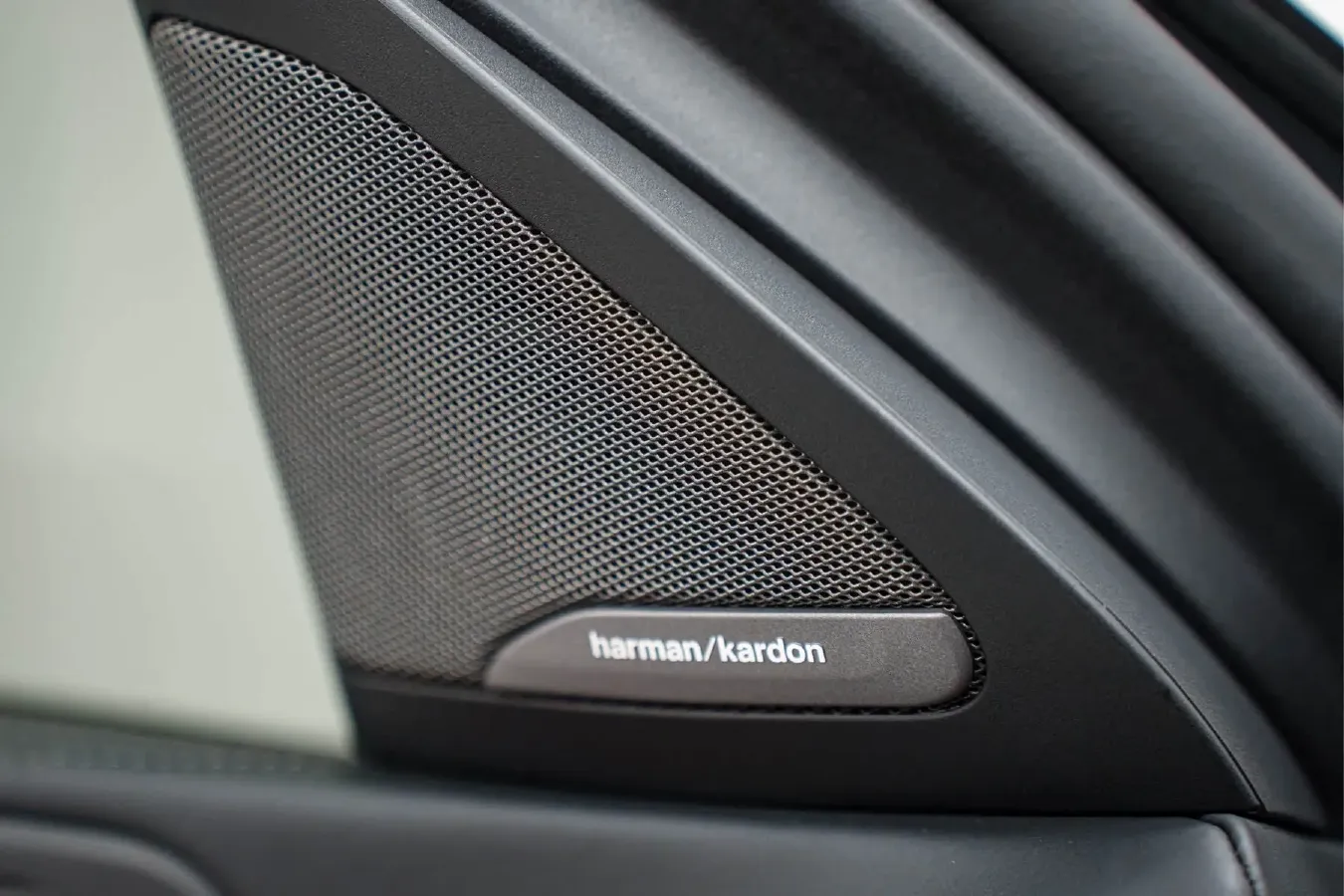 2022 BMW X6 M 4.4T 600HP V8 8AT,autocango,china used car exporter,china ev exporter,chinese used car exporter,chinese used ev exporter