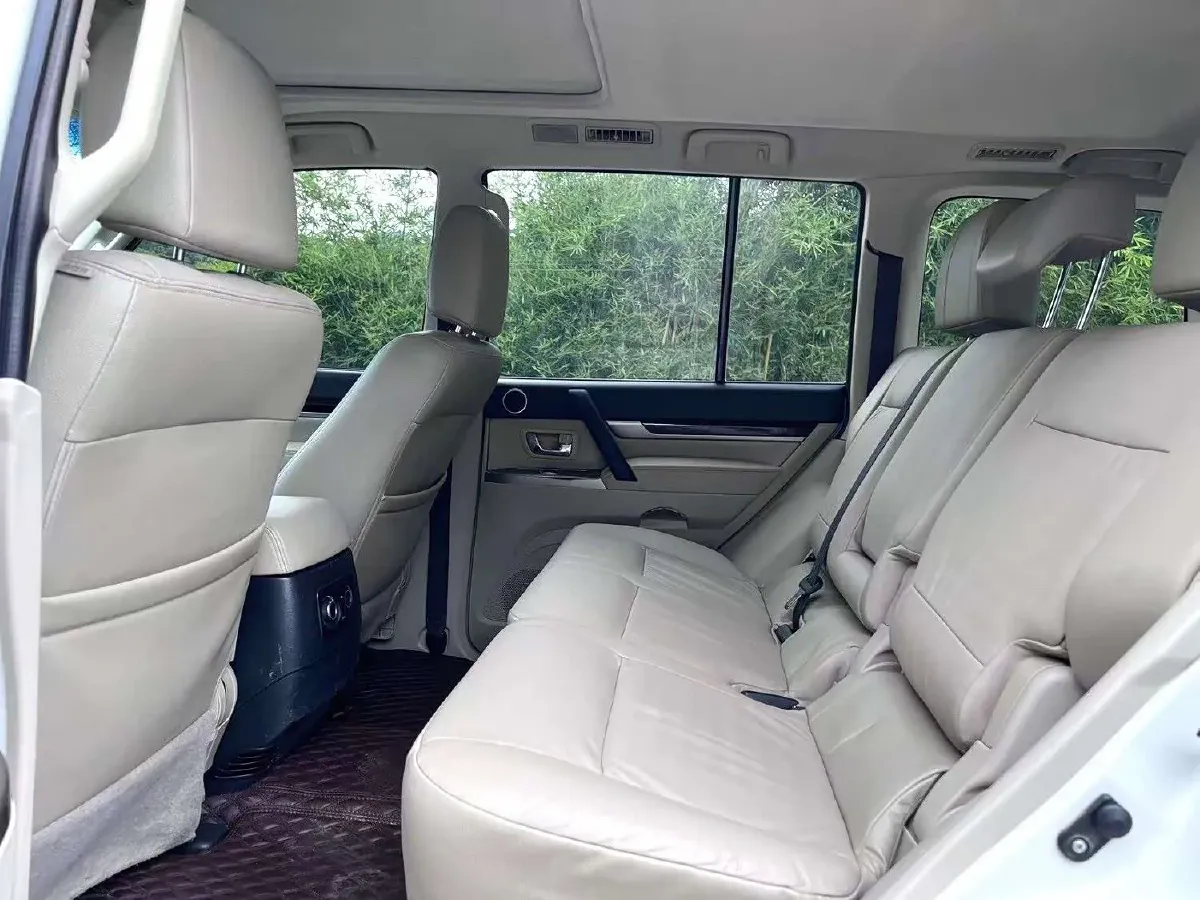 2017 Kia Borrego 3.8L 275HP V6 5AT,autocango,china used car exporter,china ev exporter,chinese used car exporter,chinese used ev exporter