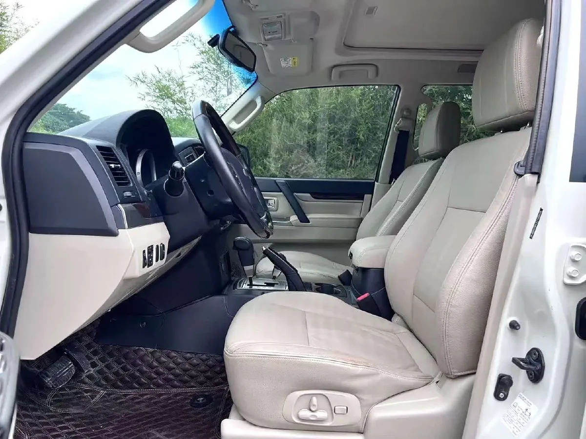 2017 Kia Borrego 3.8L 275HP V6 5AT,autocango,china used car exporter,china ev exporter,chinese used car exporter,chinese used ev exporter