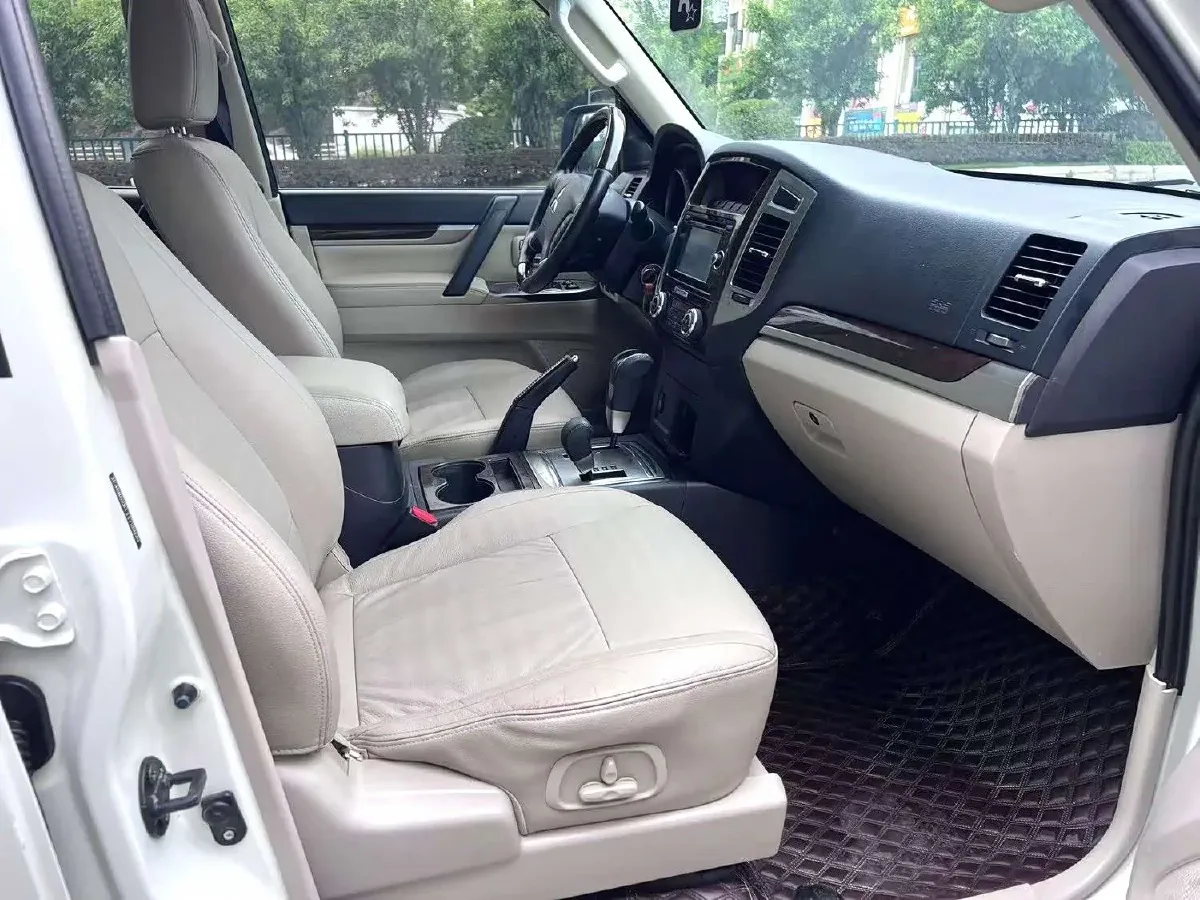 2017 Kia Borrego 3.8L 275HP V6 5AT,autocango,china used car exporter,china ev exporter,chinese used car exporter,chinese used ev exporter