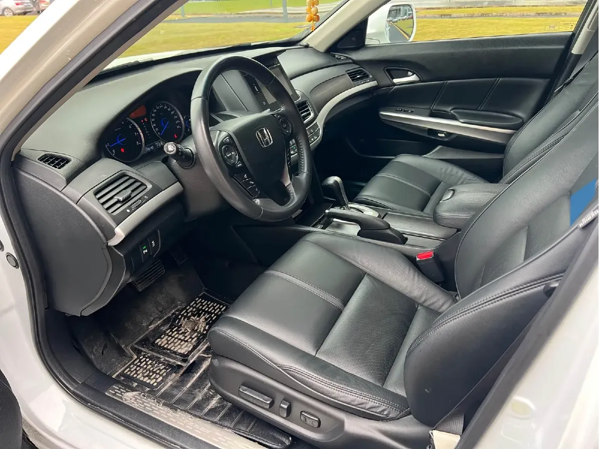 2016 Honda Crosstour 2.4L 197HP L4 5AT,autocango,china used car exporter,china ev exporter,chinese used car exporter,chinese used ev exporter