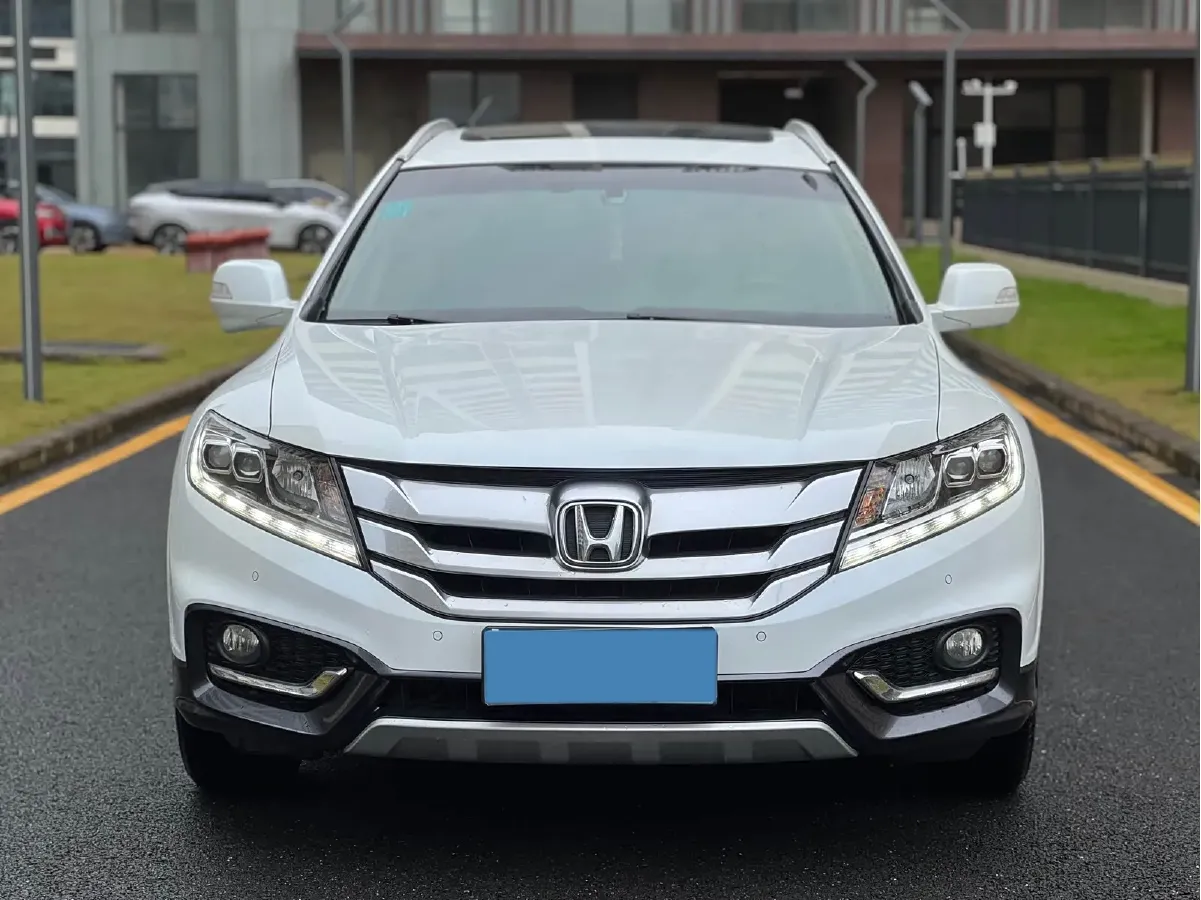 2016 Honda Crosstour 2.4L 197HP L4 5AT,autocango,china used car exporter,china ev exporter,chinese used car exporter,chinese used ev exporter