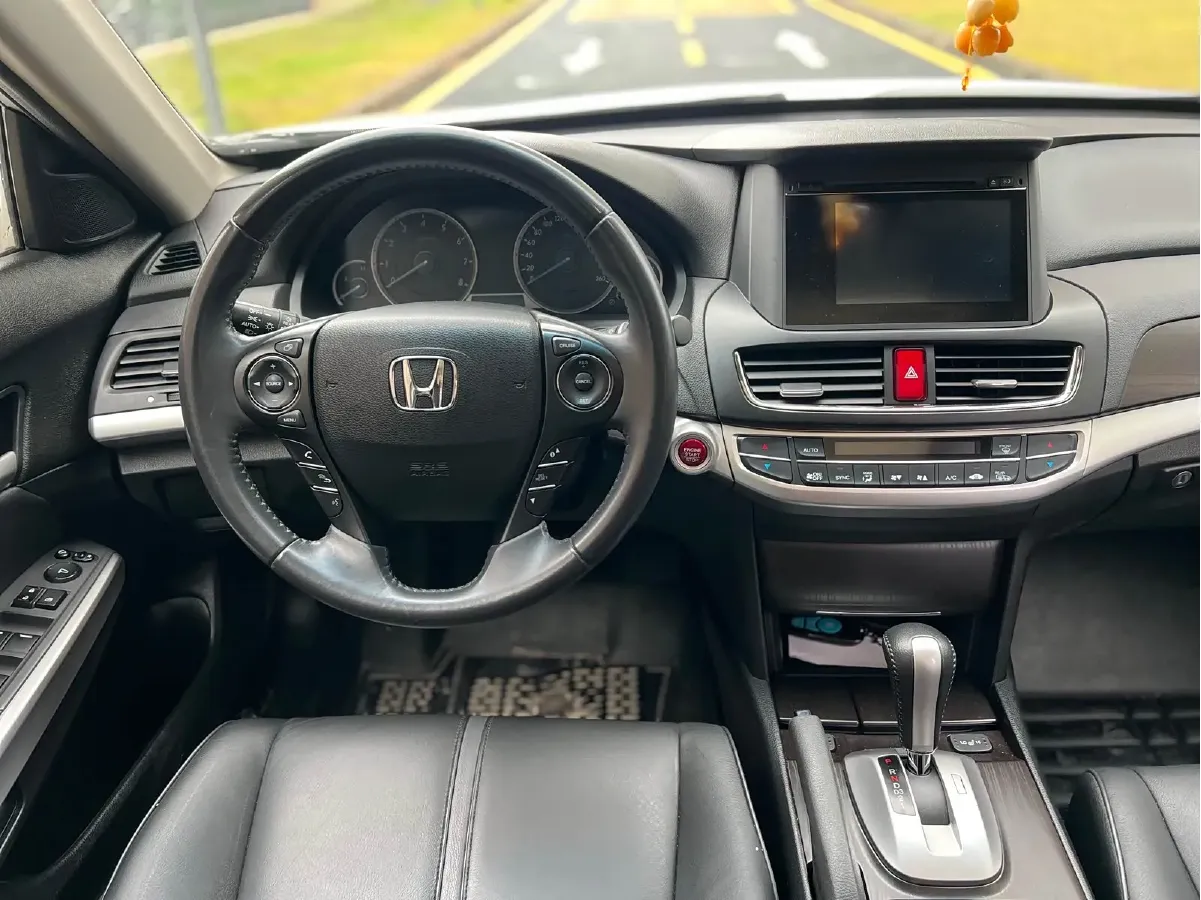 2016 Honda Crosstour 2.4L 197HP L4 5AT,autocango,china used car exporter,china ev exporter,chinese used car exporter,chinese used ev exporter