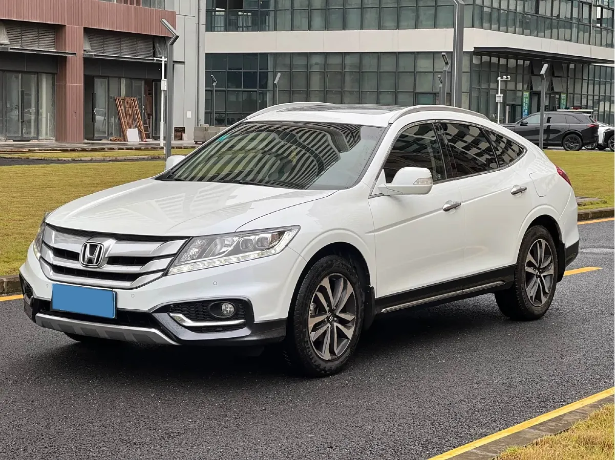 2016 Honda Crosstour 2.4L 197HP L4 5AT,autocango,china used car exporter,china ev exporter,chinese used car exporter,chinese used ev exporter