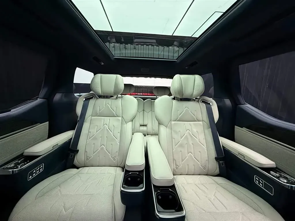 2024 Zeekr 009 BEV 108KWH,autocango,china used car exporter,china ev exporter,chinese used car exporter,chinese used ev exporter