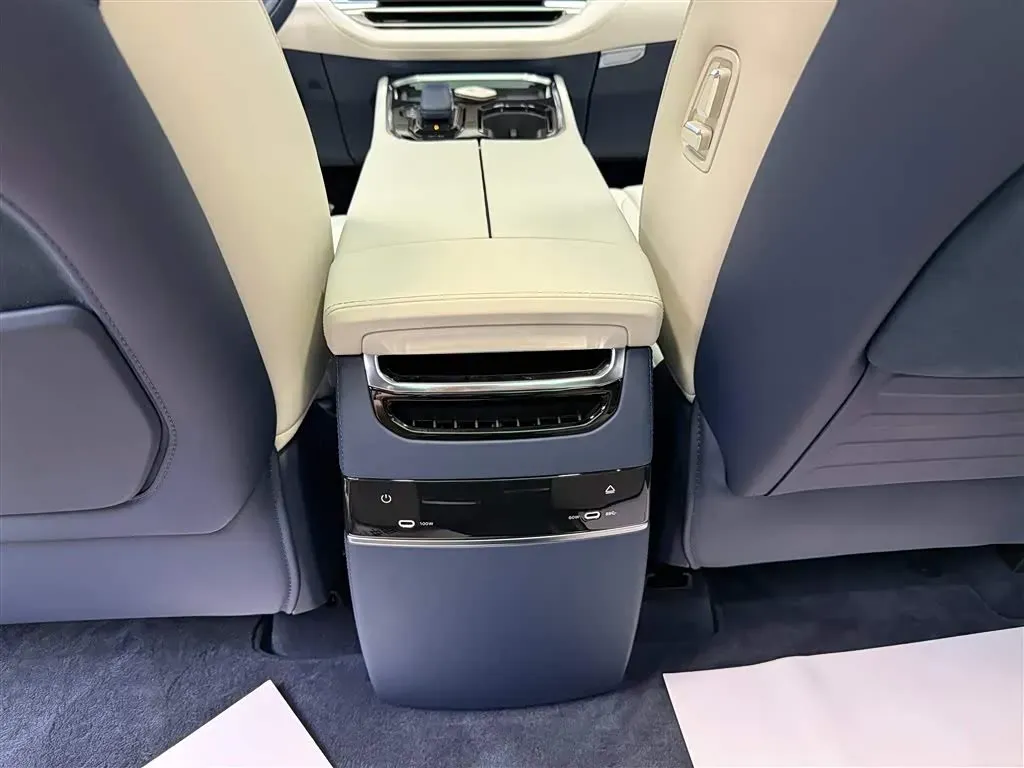 2024 Zeekr 009 BEV 108KWH,autocango,china used car exporter,china ev exporter,chinese used car exporter,chinese used ev exporter