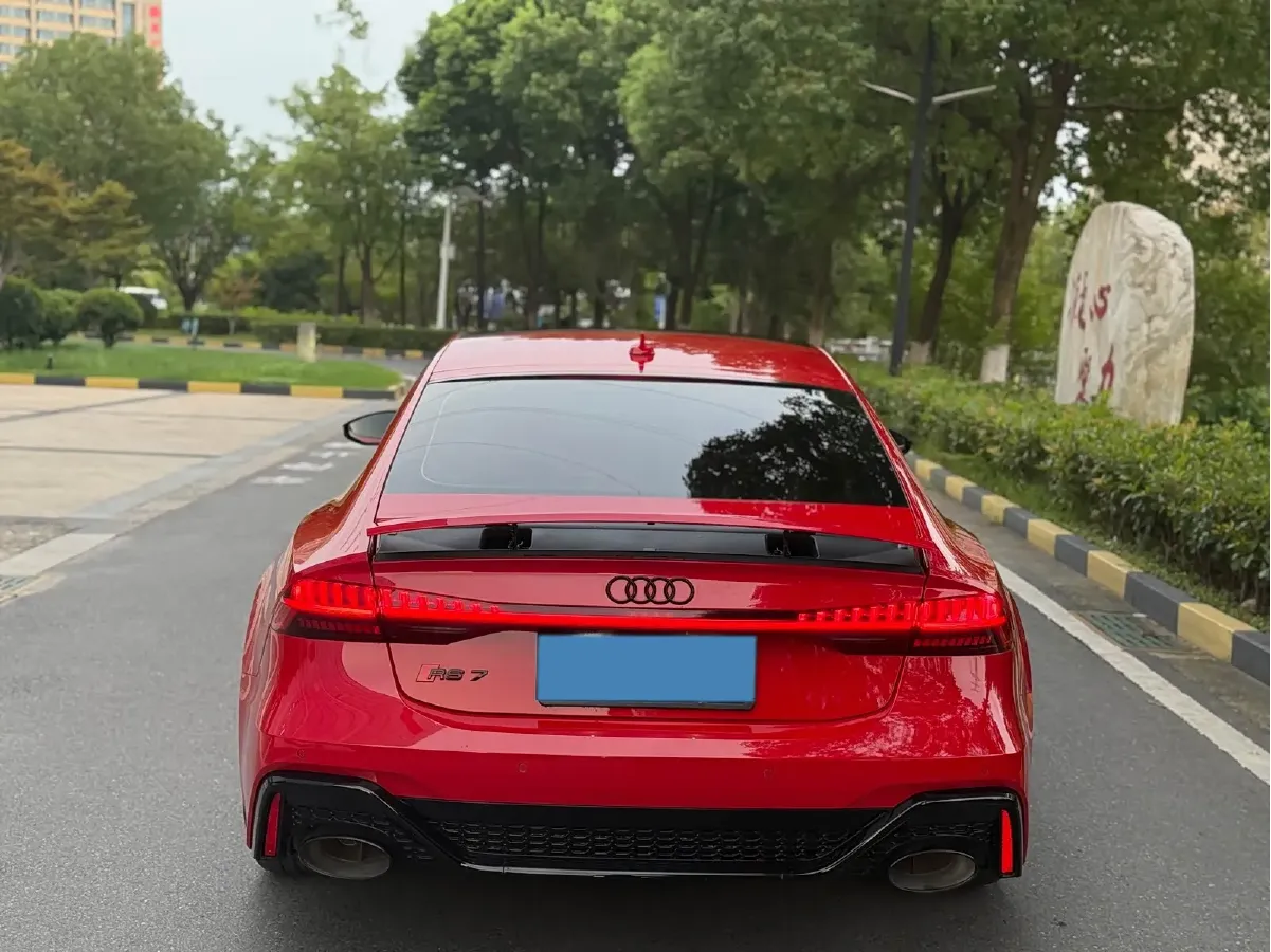 2021 Audi RS 7 4.0T 600HP V8 8AT,autocango,china used car exporter,china ev exporter,chinese used car exporter,chinese used ev exporter