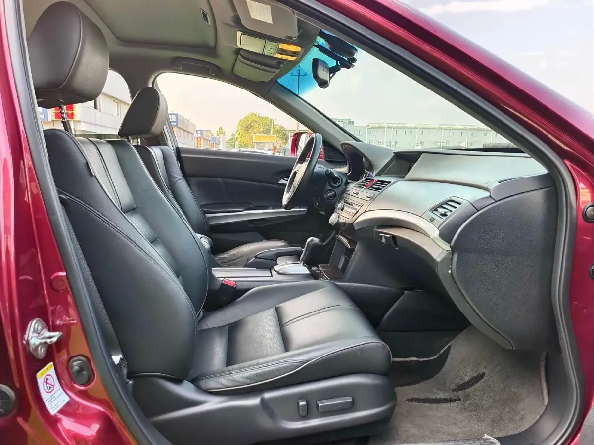 2012 Honda Crosstour 2.4L 197HP L4 5AT,autocango,china used car exporter,china ev exporter,chinese used car exporter,chinese used ev exporter