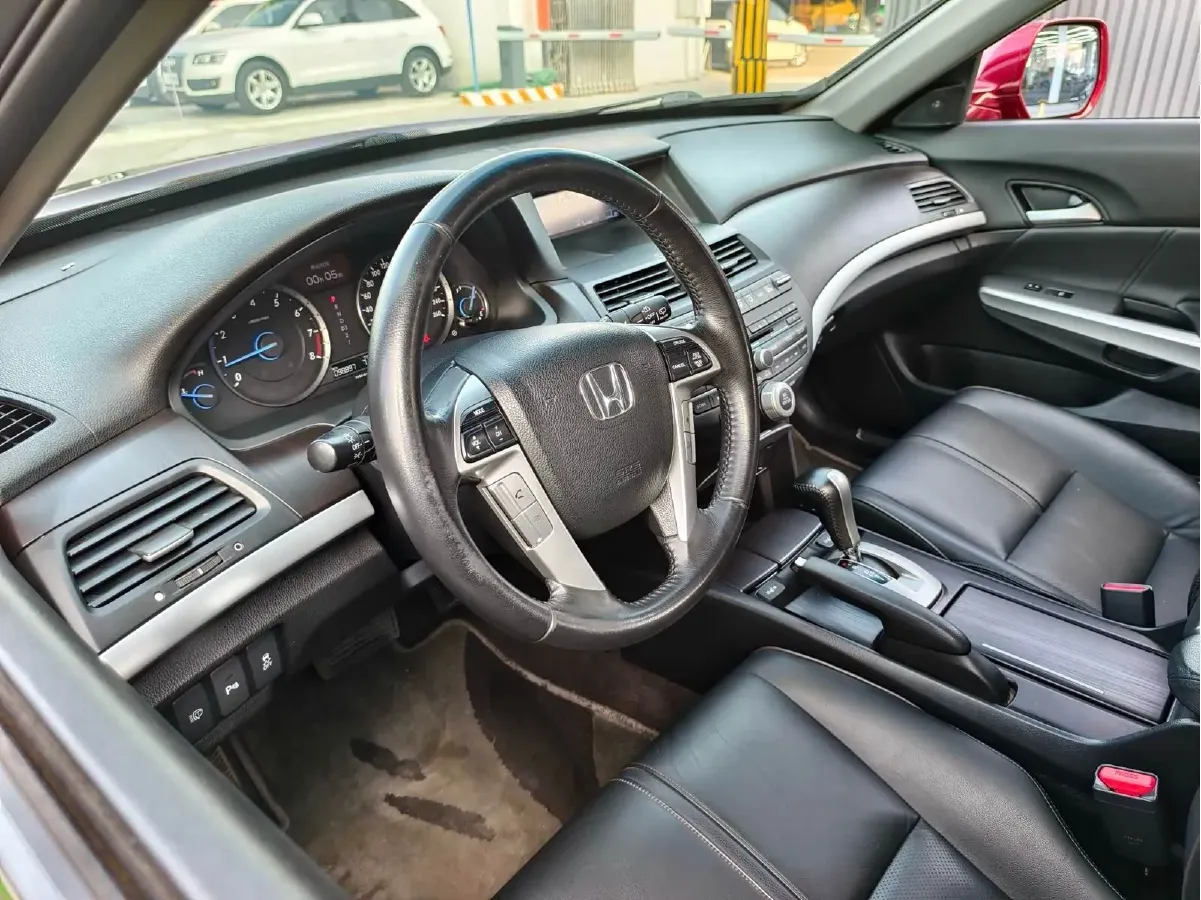 2012 Honda Crosstour 2.4L 197HP L4 5AT,autocango,china used car exporter,china ev exporter,chinese used car exporter,chinese used ev exporter