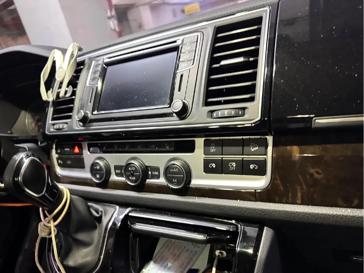 2018 Volkswagen Multivan 2.0T 204HP L4 7DCT,autocango,china used car exporter,china ev exporter,chinese used car exporter,chinese used ev exporter