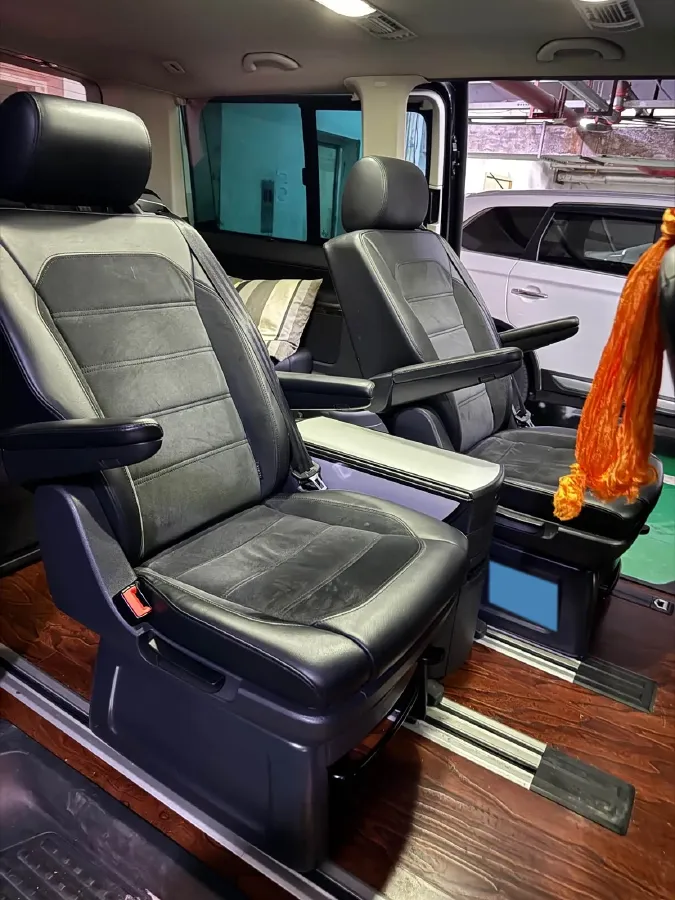 2018 Volkswagen Multivan 2.0T 204HP L4 7DCT,autocango,china used car exporter,china ev exporter,chinese used car exporter,chinese used ev exporter