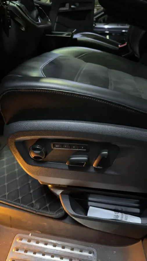 2018 Volkswagen Multivan 2.0T 204HP L4 7DCT,autocango,china used car exporter,china ev exporter,chinese used car exporter,chinese used ev exporter