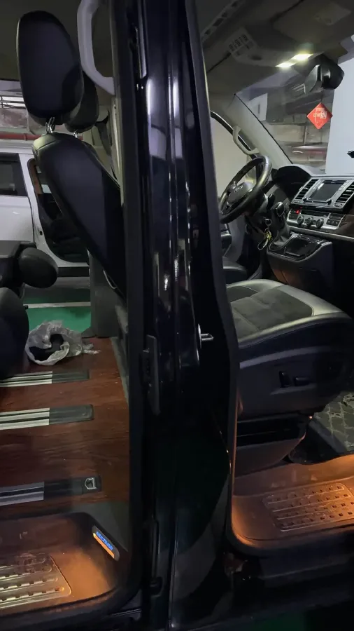 2018 Volkswagen Multivan 2.0T 204HP L4 7DCT,autocango,china used car exporter,china ev exporter,chinese used car exporter,chinese used ev exporter