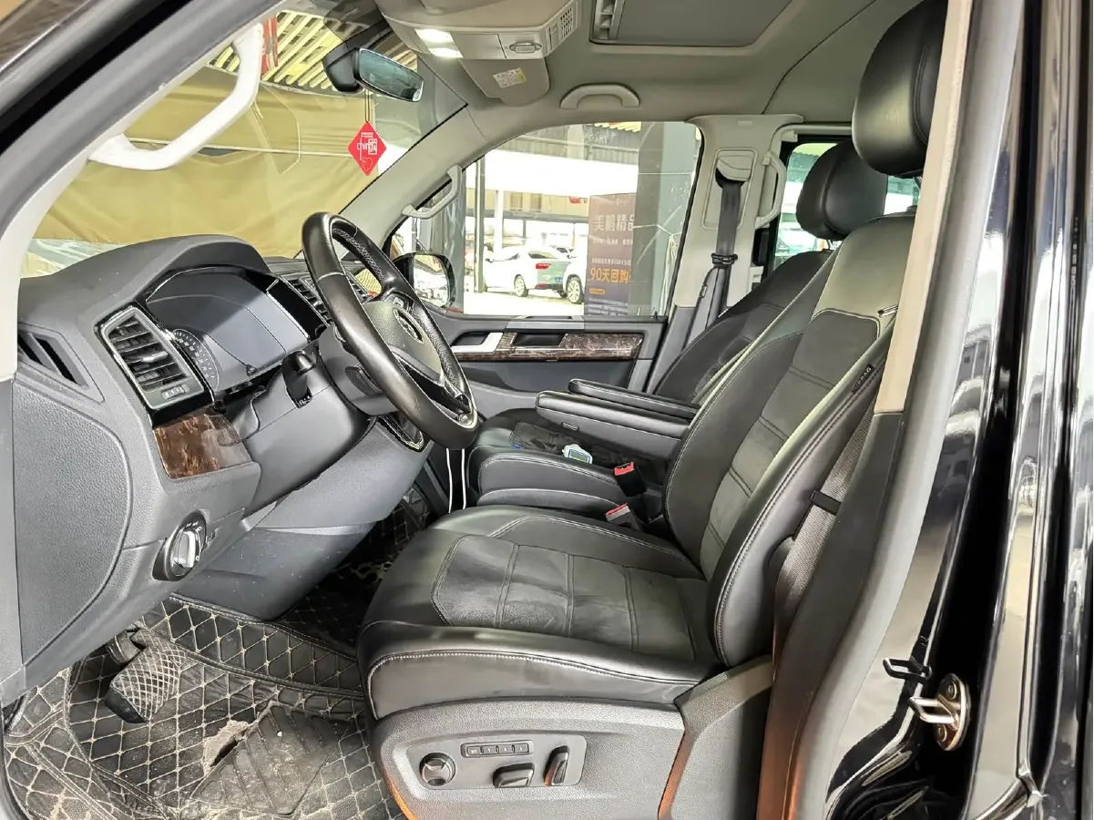 2018 Volkswagen Multivan 2.0T 204HP L4 7DCT,autocango,china used car exporter,china ev exporter,chinese used car exporter,chinese used ev exporter