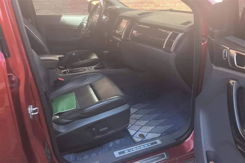 2016 Ford Everest 2.0T 245HP L4 6AT,autocango,china used car exporter,china ev exporter,chinese used car exporter,chinese used ev exporter