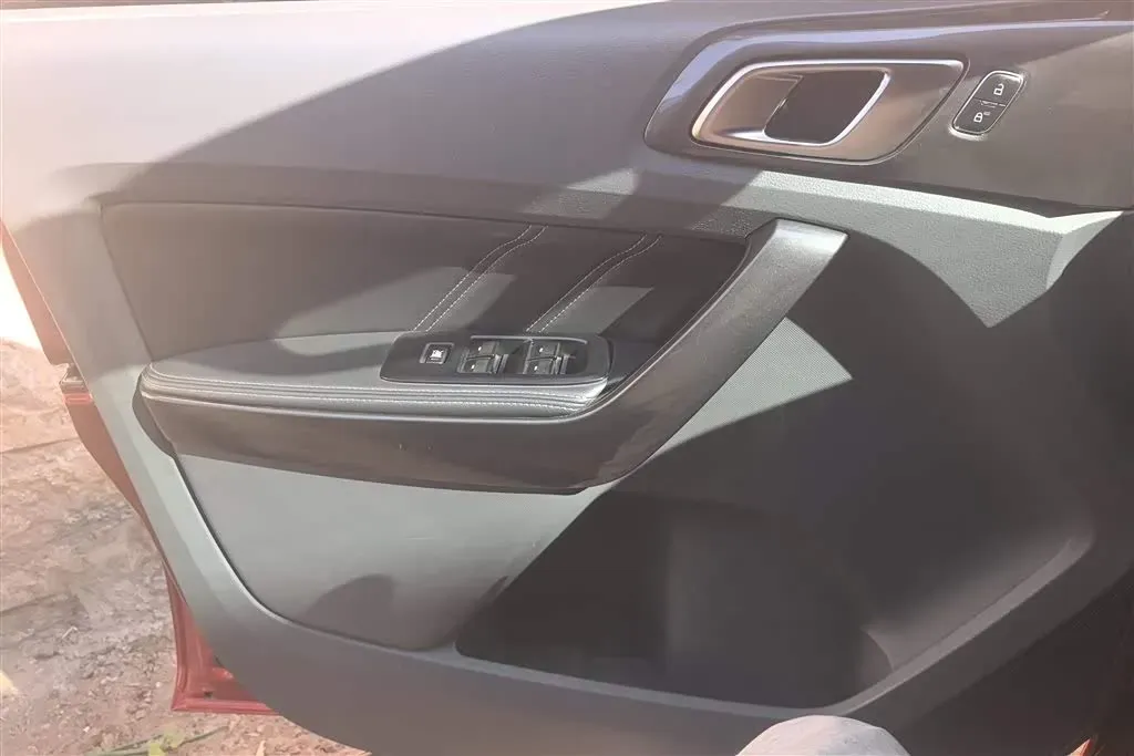 2016 Ford Everest 2.0T 245HP L4 6AT,autocango,china used car exporter,china ev exporter,chinese used car exporter,chinese used ev exporter