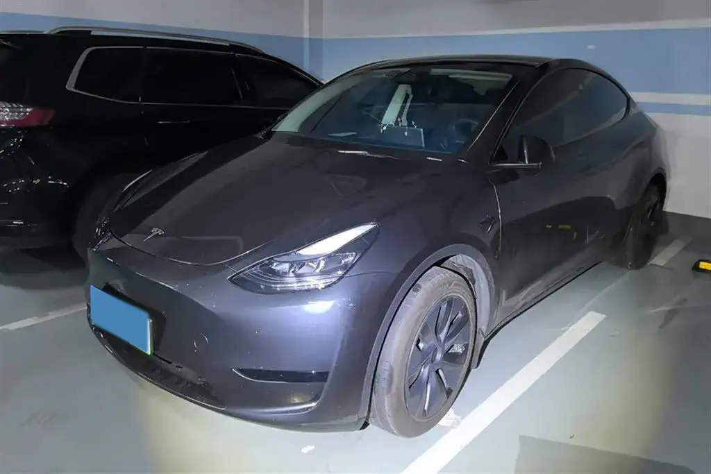 2024 Tesla Model Y BEV 60KWH