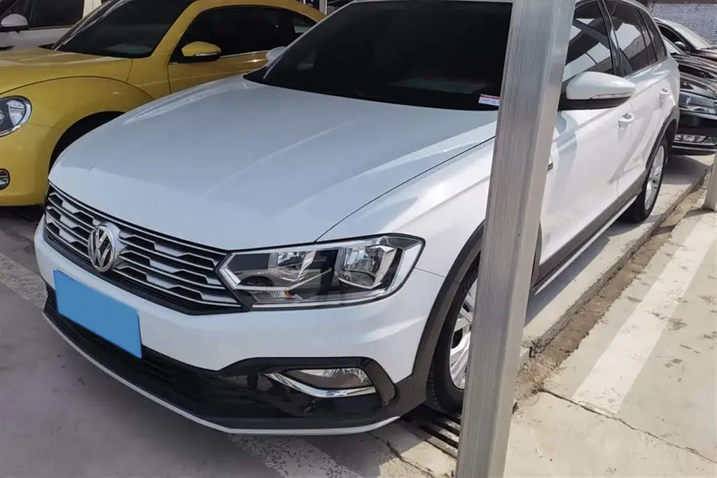 2017 Volkswagen C-Trek 1.6L 110HP L4 6AT