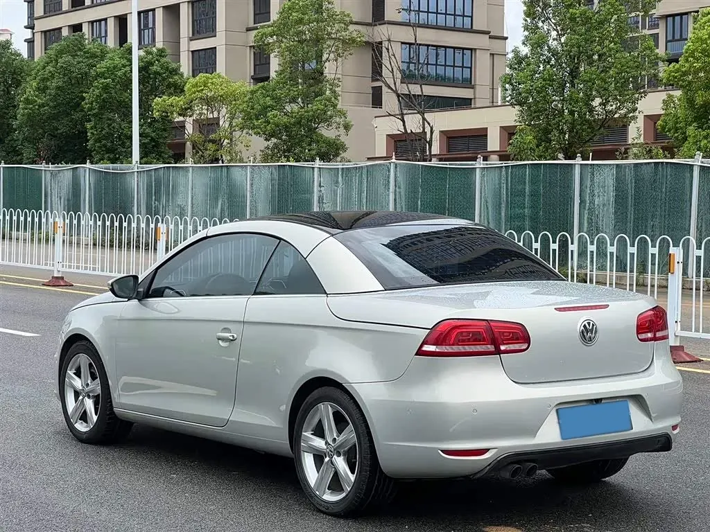 2010 Volkswagen Eos 2.0T 200HP L4 6DCT,autocango,china used car exporter,china ev exporter,chinese used car exporter,chinese used ev exporter