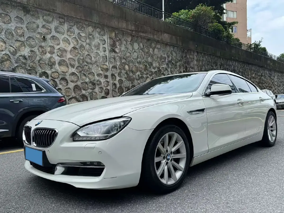 2013 BMW 6 Series 3.0T 320HP L6 8AT