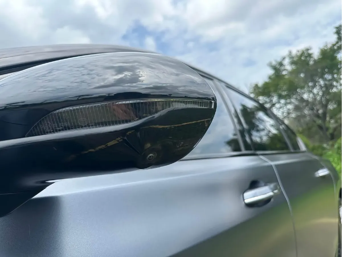 2023 HongQi H6 2.0T 252HP L4 8AT,autocango,china used car exporter,china ev exporter,chinese used car exporter,chinese used ev exporter