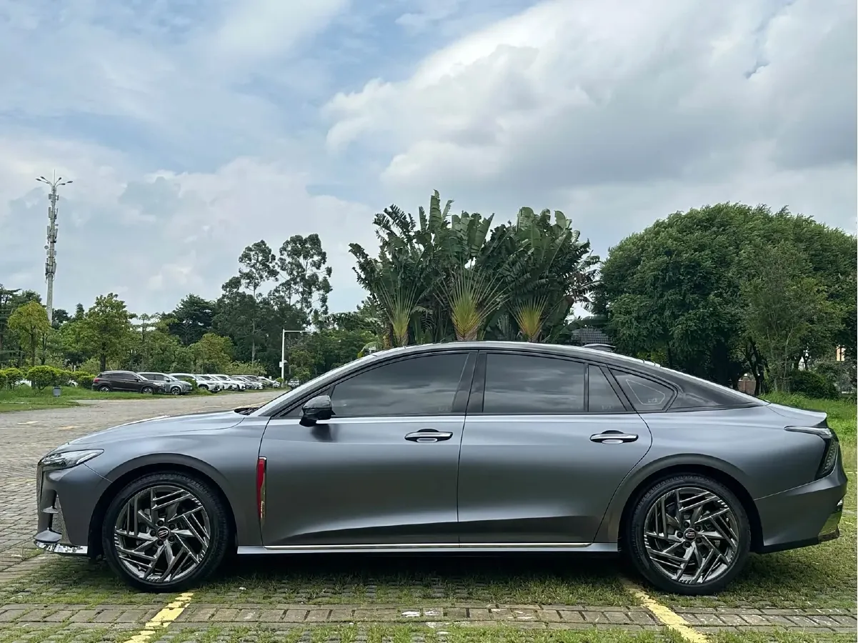 2023 HongQi H6 2.0T 252HP L4 8AT,autocango,china used car exporter,china ev exporter,chinese used car exporter,chinese used ev exporter