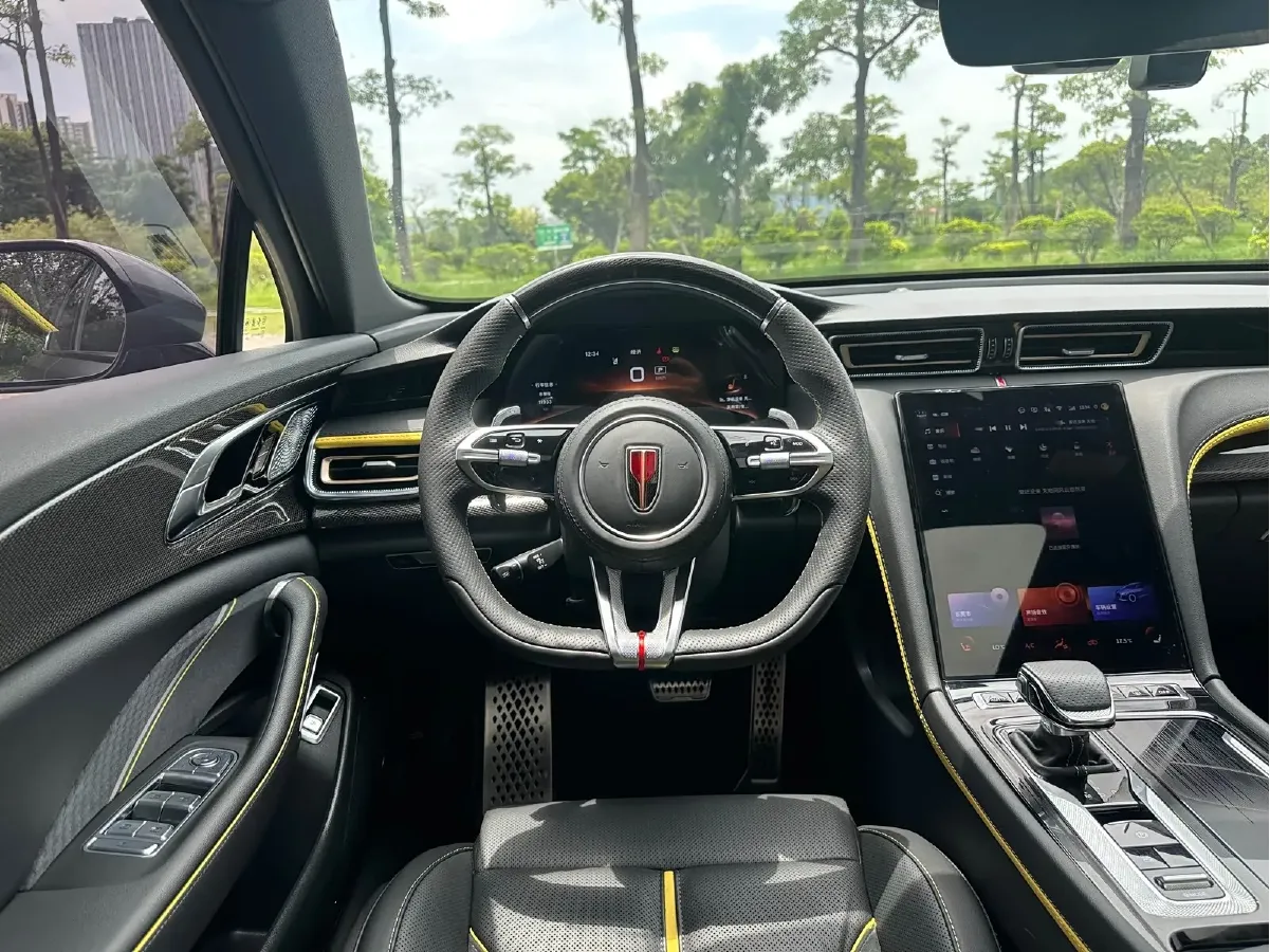 2023 HongQi H6 2.0T 252HP L4 8AT,autocango,china used car exporter,china ev exporter,chinese used car exporter,chinese used ev exporter