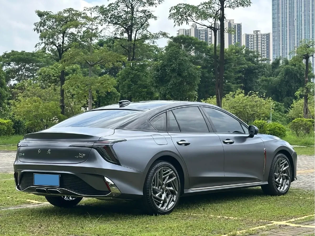 2023 HongQi H6 2.0T 252HP L4 8AT,autocango,china used car exporter,china ev exporter,chinese used car exporter,chinese used ev exporter