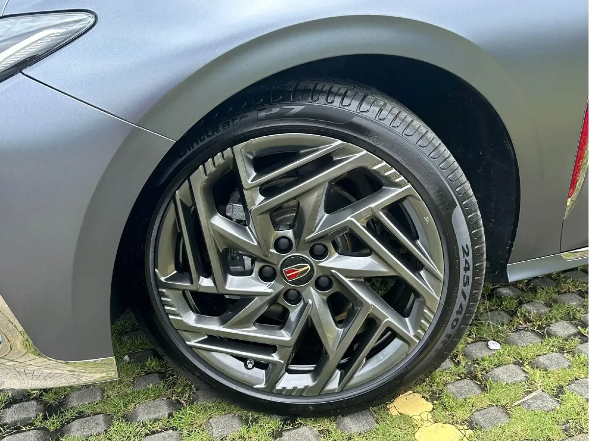 2023 HongQi H6 2.0T 252HP L4 8AT,autocango,china used car exporter,china ev exporter,chinese used car exporter,chinese used ev exporter