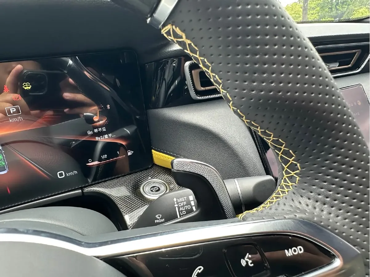 2023 HongQi H6 2.0T 252HP L4 8AT,autocango,china used car exporter,china ev exporter,chinese used car exporter,chinese used ev exporter