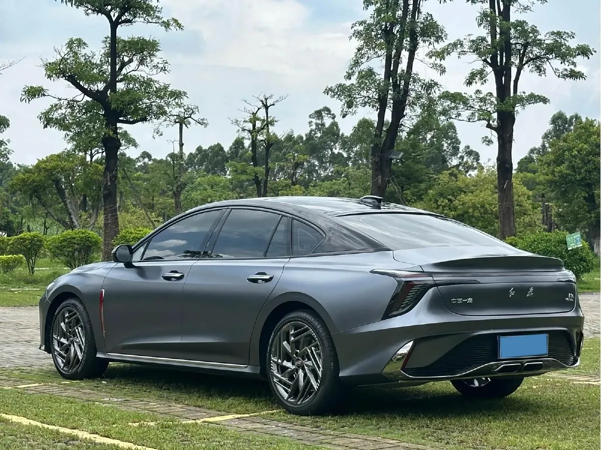 2023 HongQi H6 2.0T 252HP L4 8AT,autocango,china used car exporter,china ev exporter,chinese used car exporter,chinese used ev exporter