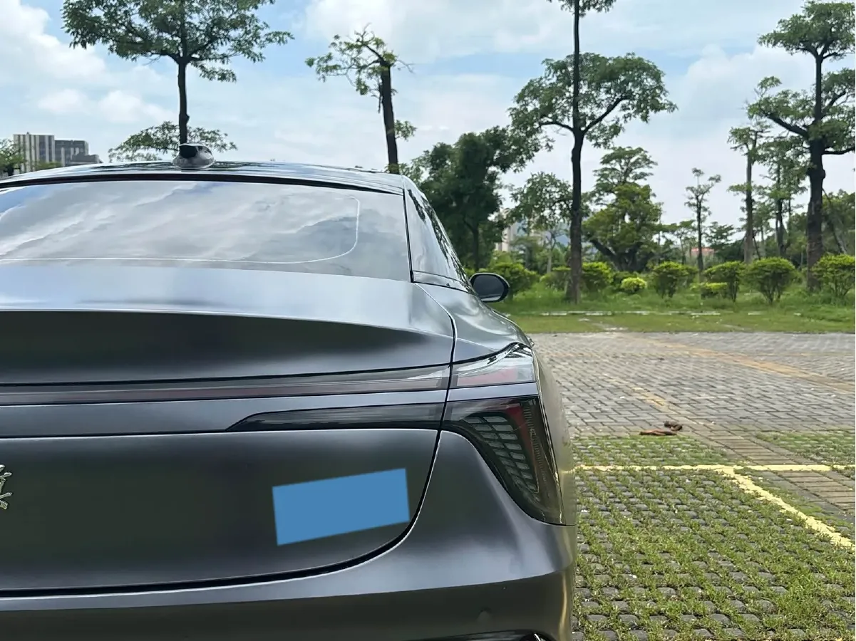 2023 HongQi H6 2.0T 252HP L4 8AT,autocango,china used car exporter,china ev exporter,chinese used car exporter,chinese used ev exporter