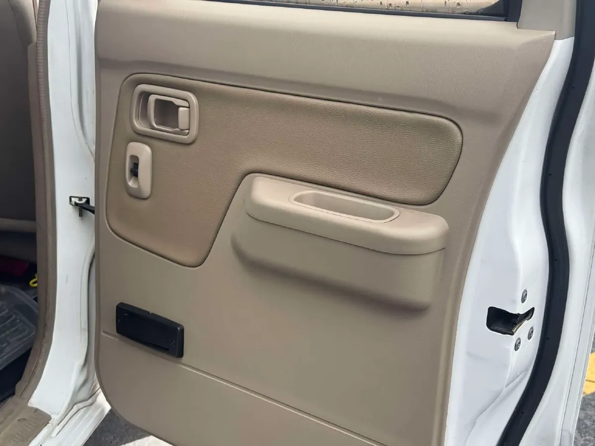 2013 Nissan D22 2.4L 150HP L4 5MT,autocango,china used car exporter,china ev exporter,chinese used car exporter,chinese used ev exporter