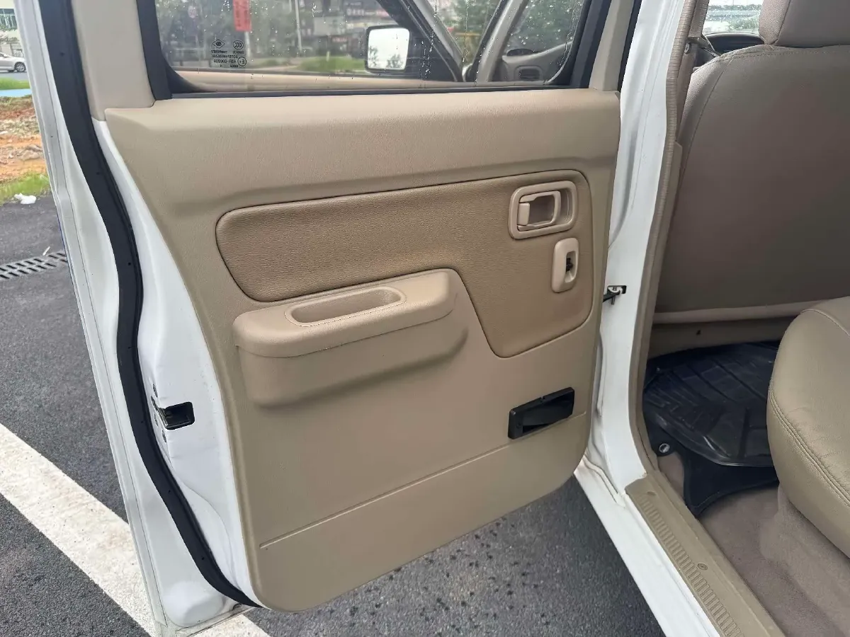 2013 Nissan D22 2.4L 150HP L4 5MT,autocango,china used car exporter,china ev exporter,chinese used car exporter,chinese used ev exporter