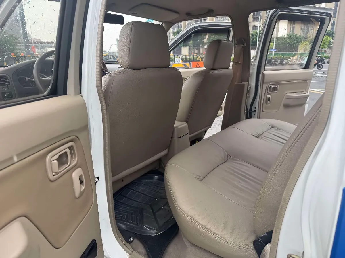 2013 Nissan D22 2.4L 150HP L4 5MT,autocango,china used car exporter,china ev exporter,chinese used car exporter,chinese used ev exporter
