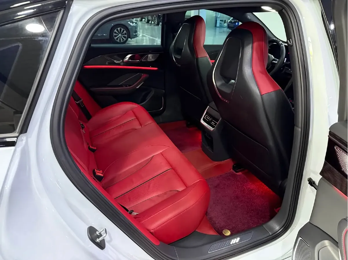 2023 HongQi H6 2.0T 252HP L4 8AT,autocango,china used car exporter,china ev exporter,chinese used car exporter,chinese used ev exporter